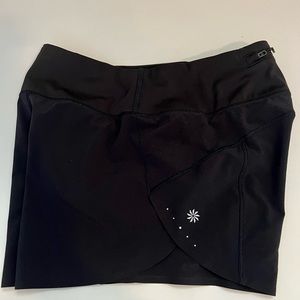 Athleta run with it 3.5” short